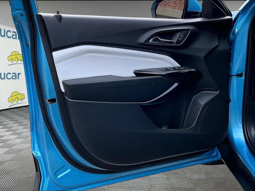 Used 2025 Blue Chevrolet LT image 9