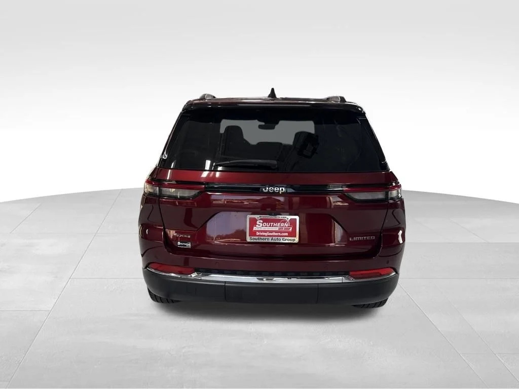 Used 2022 Red Jeep Limited image 4