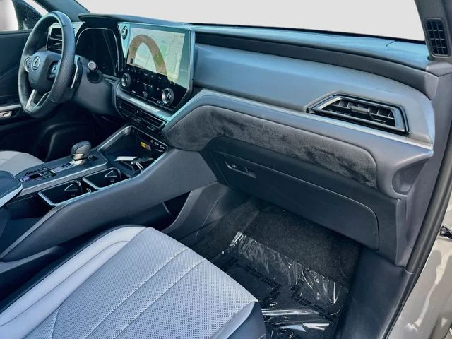 Used 2025  Lexus 350 F SPORT Handling image 31