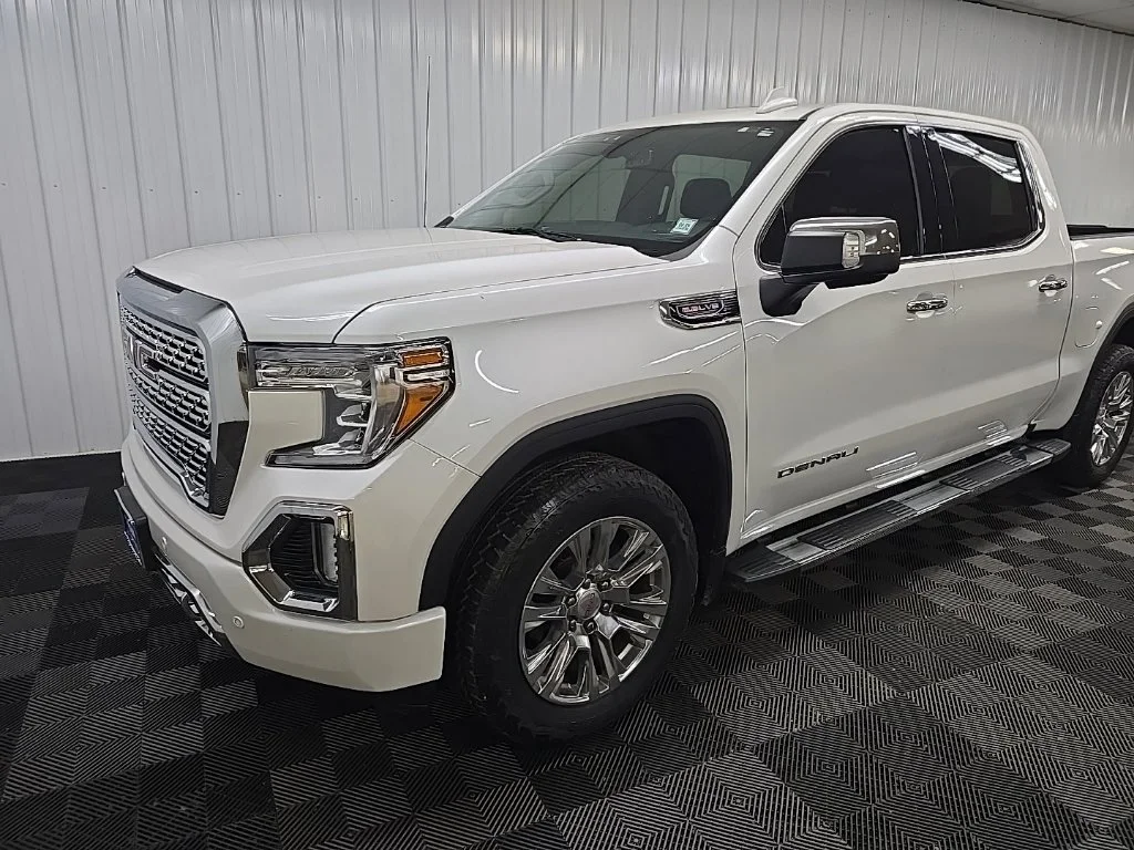 Used 2021 White GMC Denali image 8