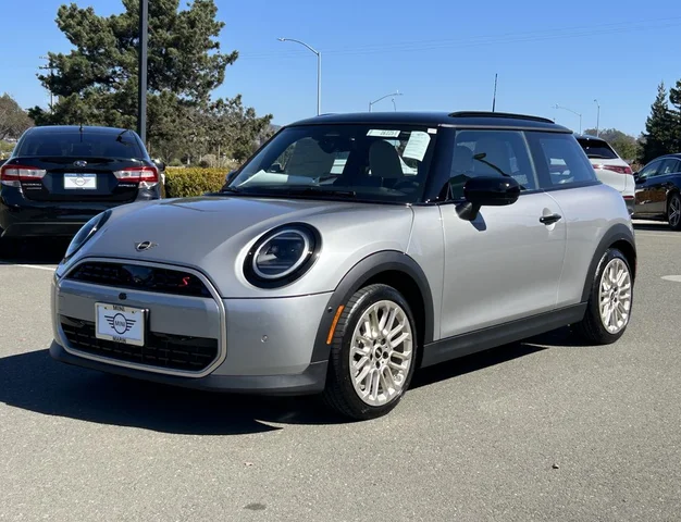 2026 MINI 2 Door Iconic