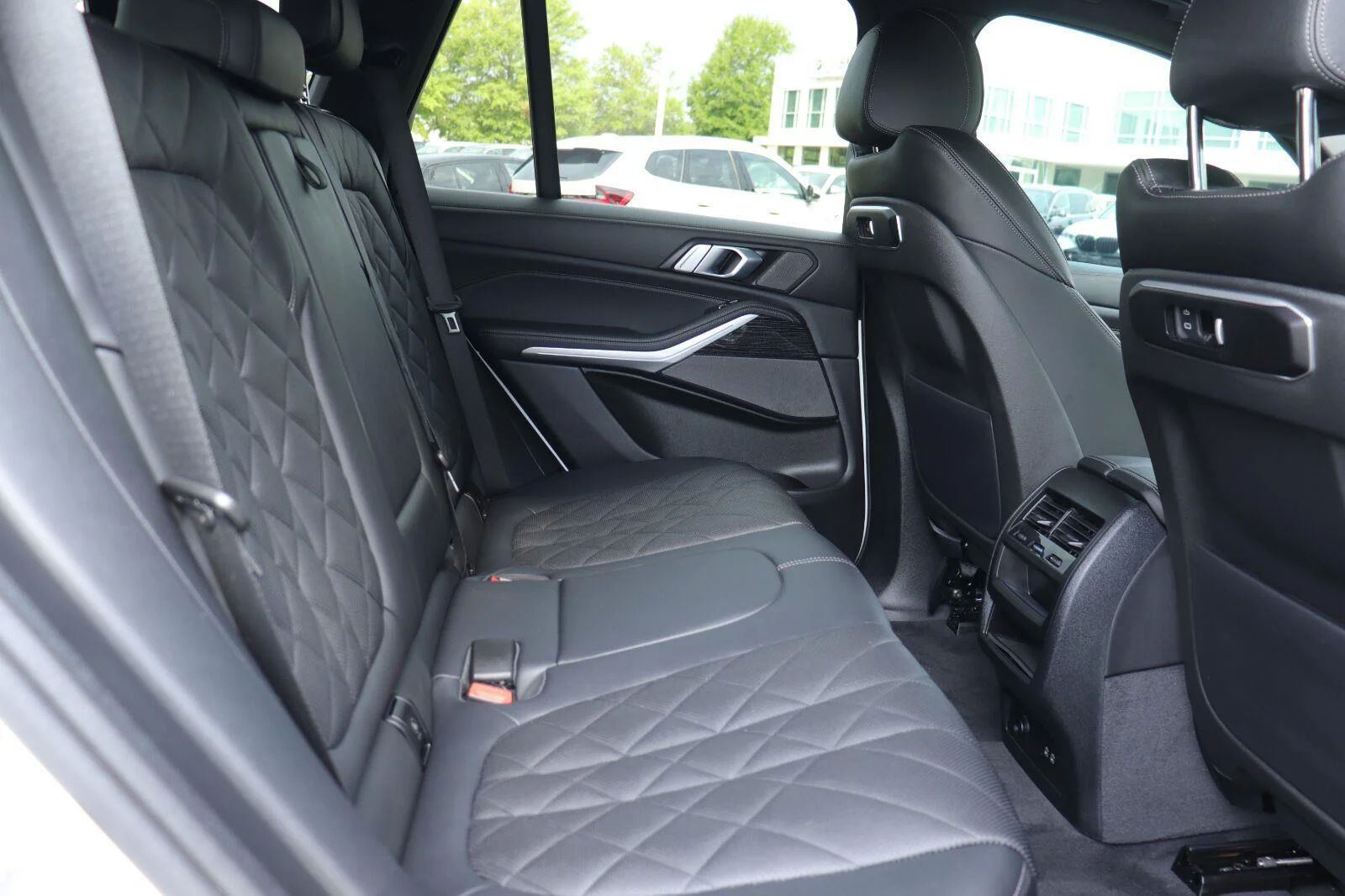 Certified Used 2024 Alpine White BMW xDrive40i image 23