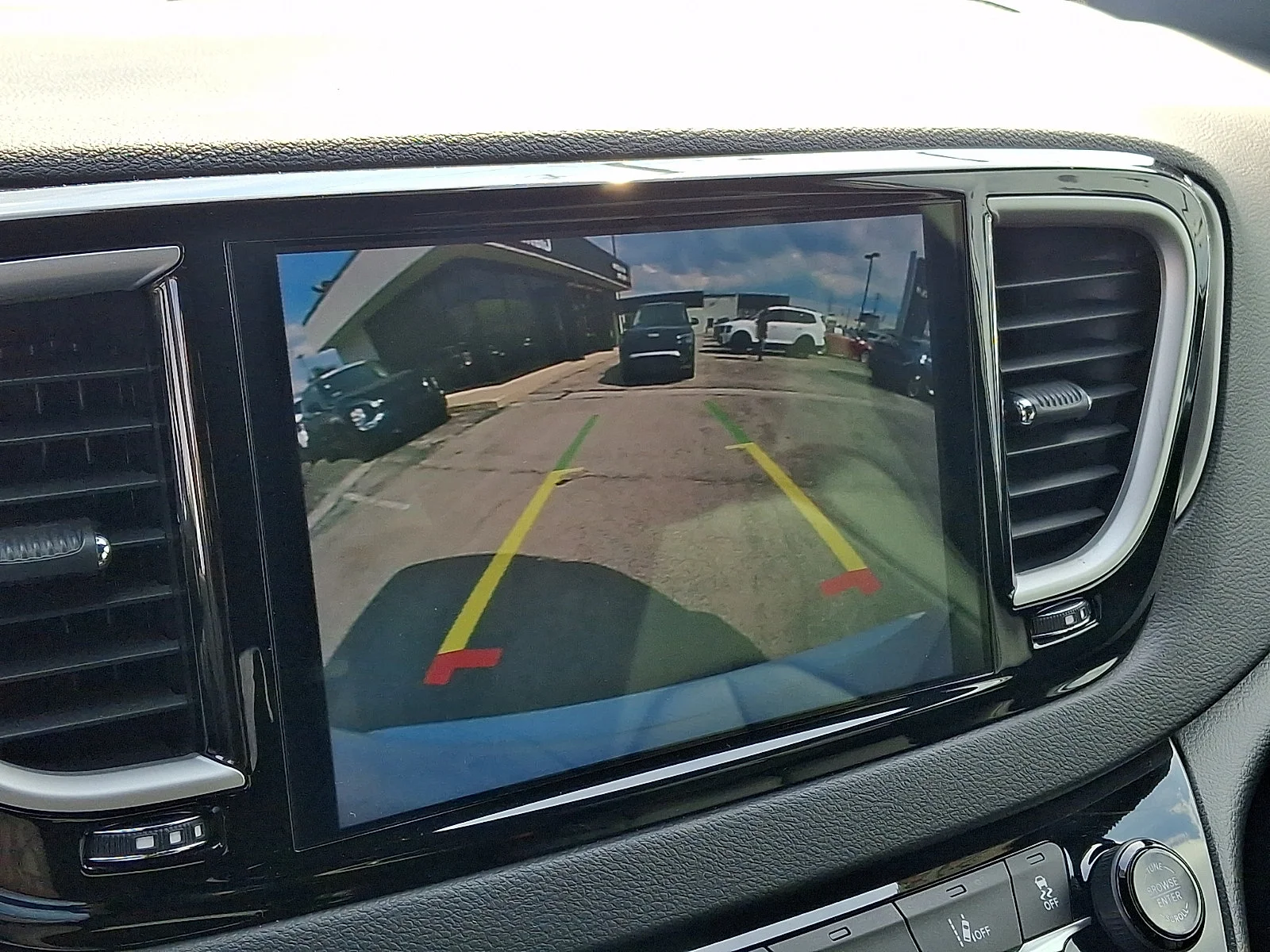 Used 2025 White Chrysler Select image 17