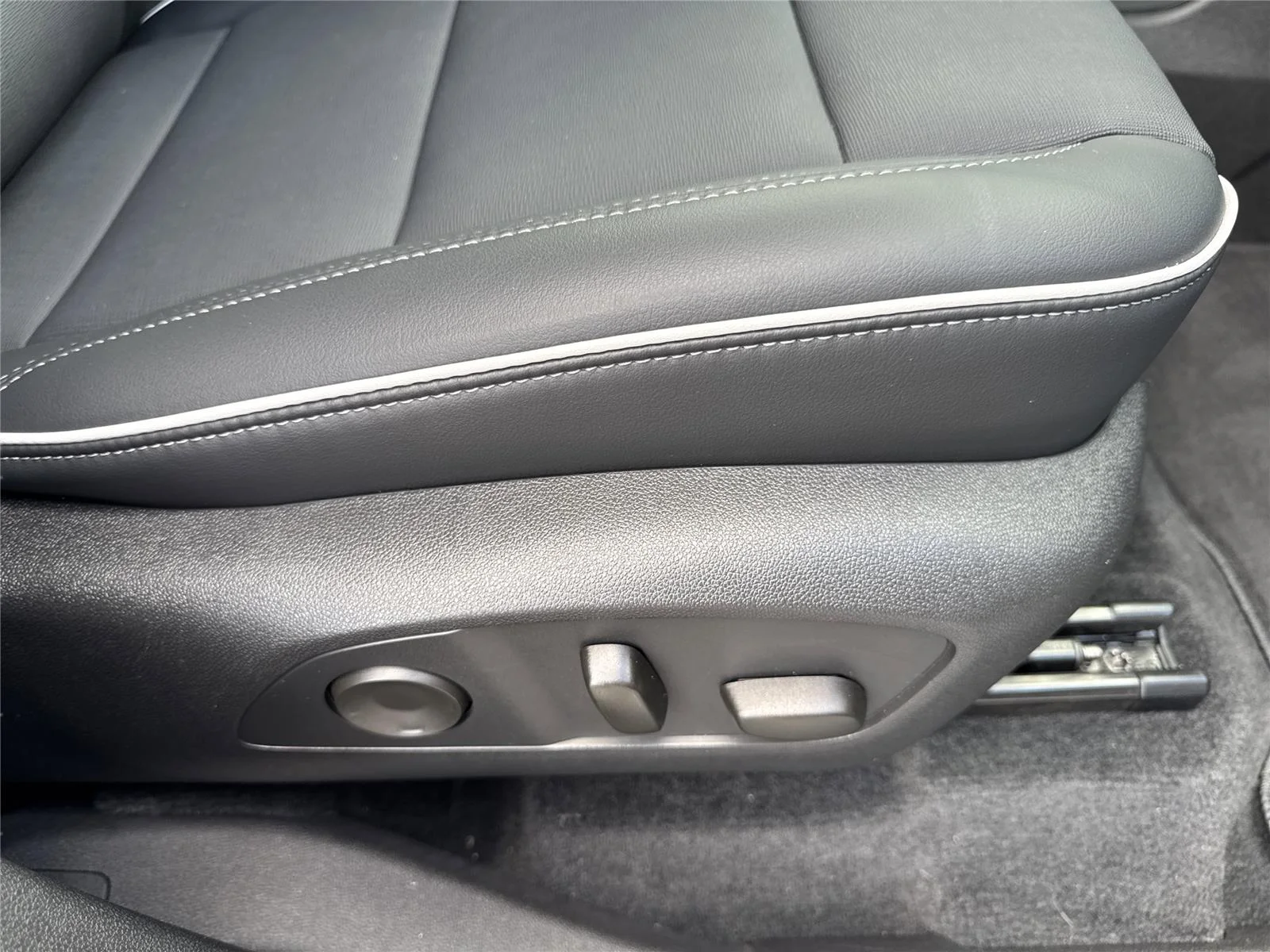 Used 2026 Moonstone Gray Metallic Buick Preferred image 37