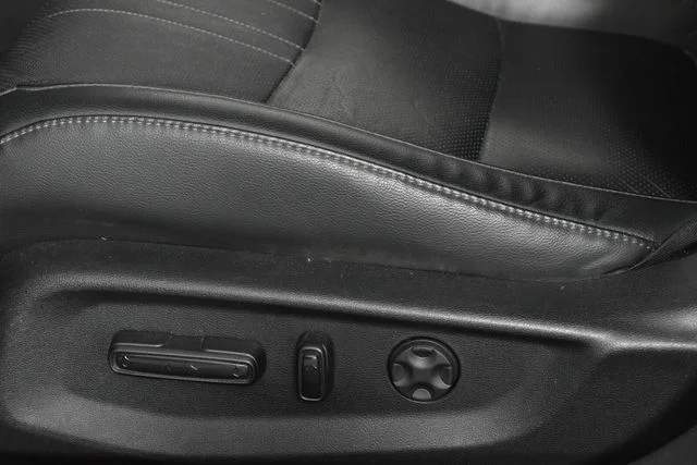 Used 2018  Honda EX-L image 13