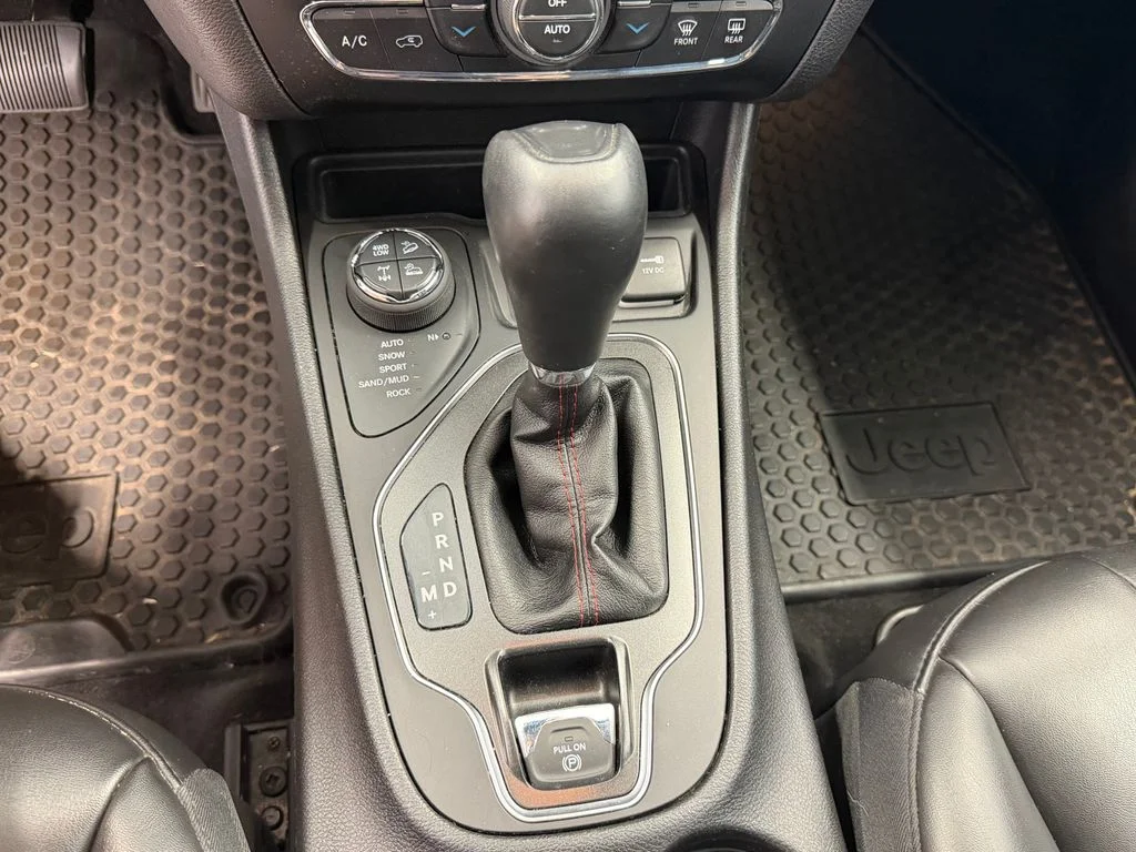 Used 2020 Red Jeep Trailhawk image 19