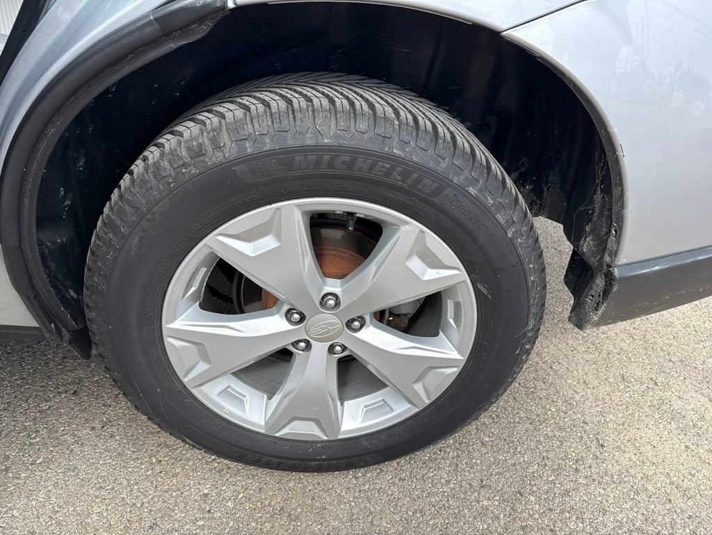 Used 2015 Ice Silver Metallic Subaru 2.5i Premium image 13