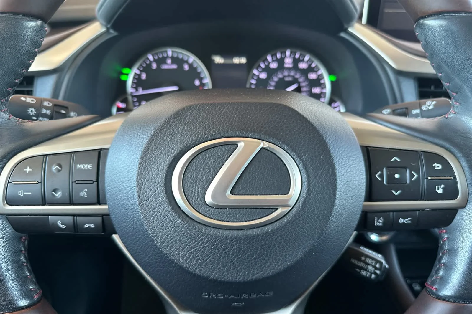 Used 2019 Eminent White Pearl Lexus  image 25