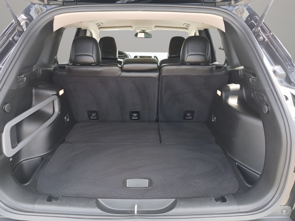 Used 2017 Black Jeep Latitude image 26