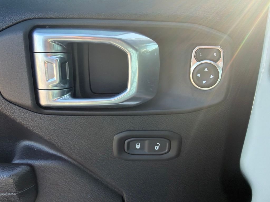 Used 2023 White Jeep Sport image 31