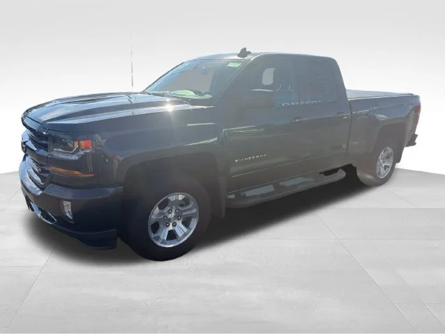 Used 2019 GRAPHITE METALLIC Chevrolet LT image 1