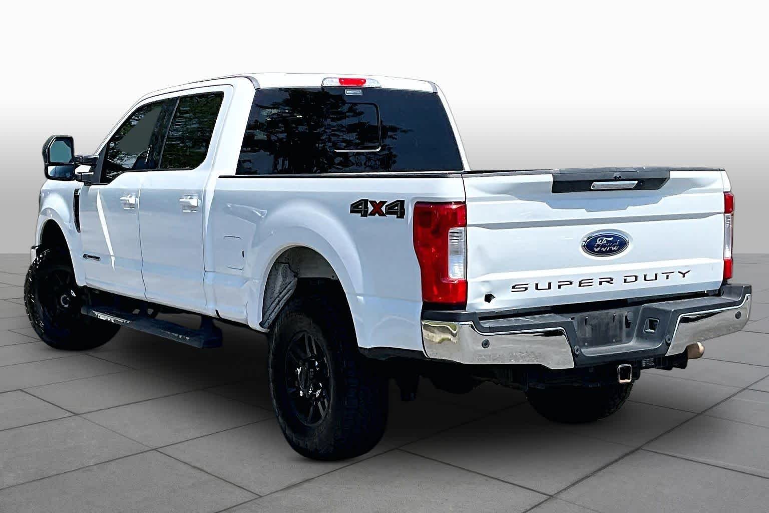 Used 2019 Oxford White Ford LARIAT image 12