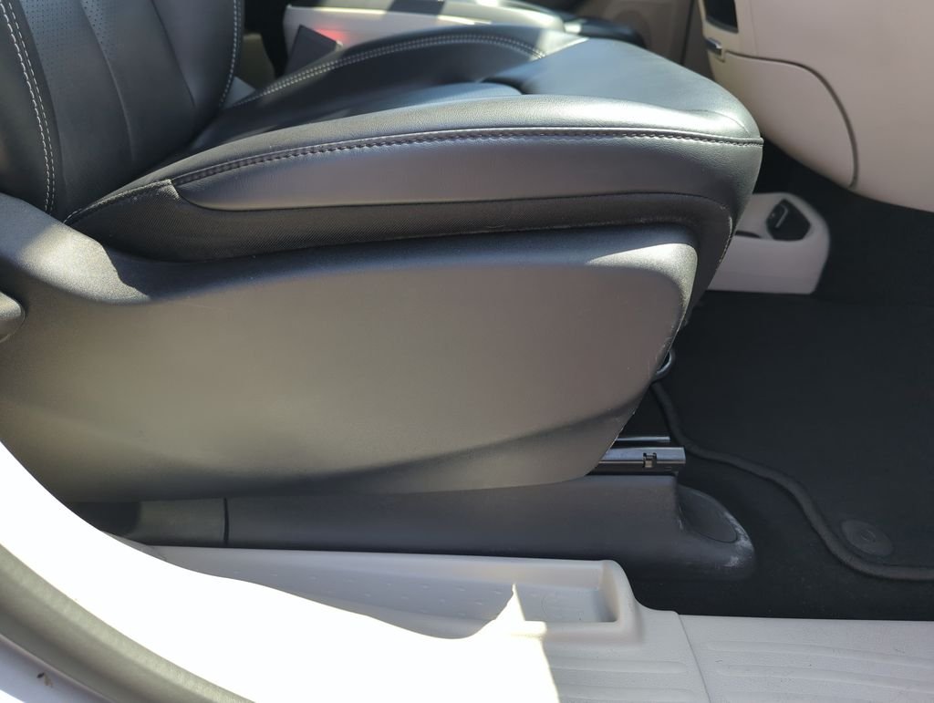 Used 2023 Silver Chrysler Touring L image 35