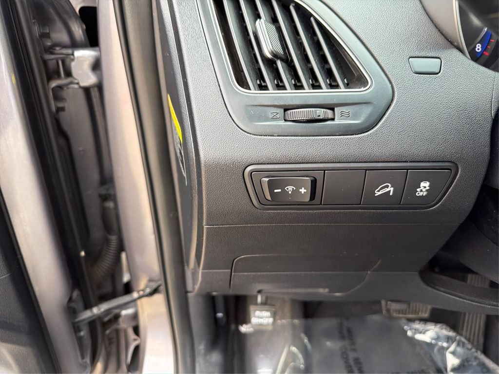 Used 2015 Shadow Grey Metallic Hyundai GLS image 18