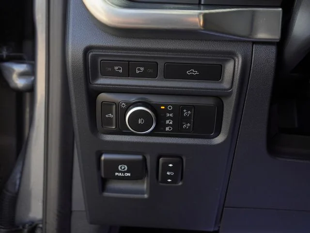 Used 2022 Gray Ford Lariat image 22
