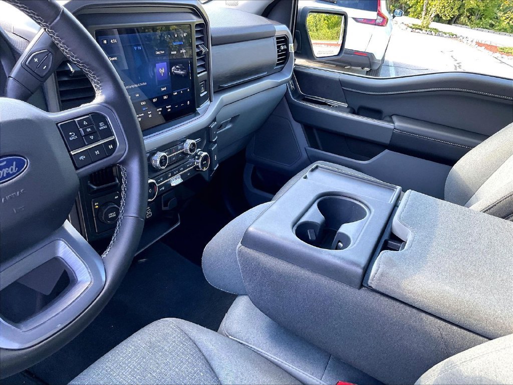 Used 2025 Blue Metallic Ford XLT image 20