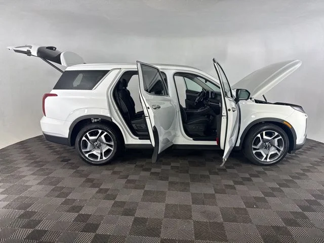 Used 2025 White Hyundai SEL Premium image 14