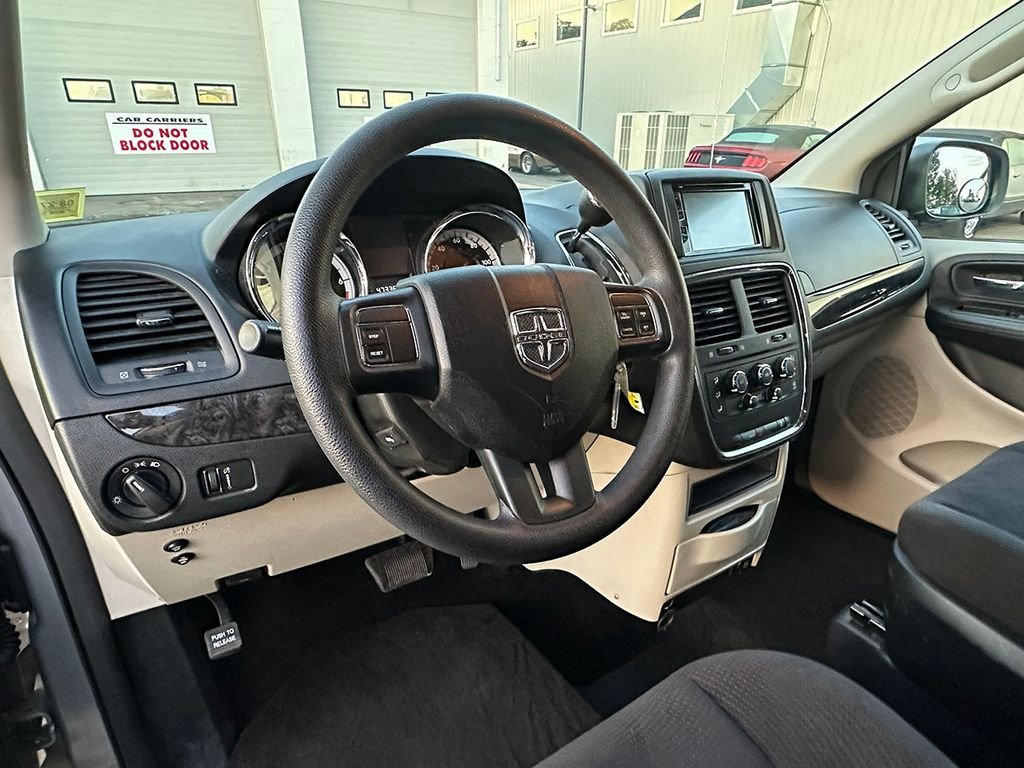 Used 2014 Silver Dodge Wheelchair Accessible- SXT image 16