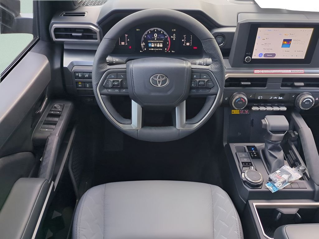2025 Toyota Tacoma SR5 - Photo 15