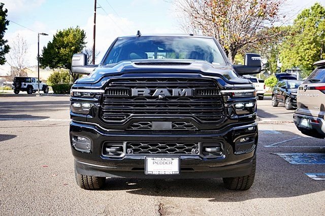 New 2026 Diamond Black Crystal Pearl-Coat Exterior Paint RAM Laramie Night Edition image 5