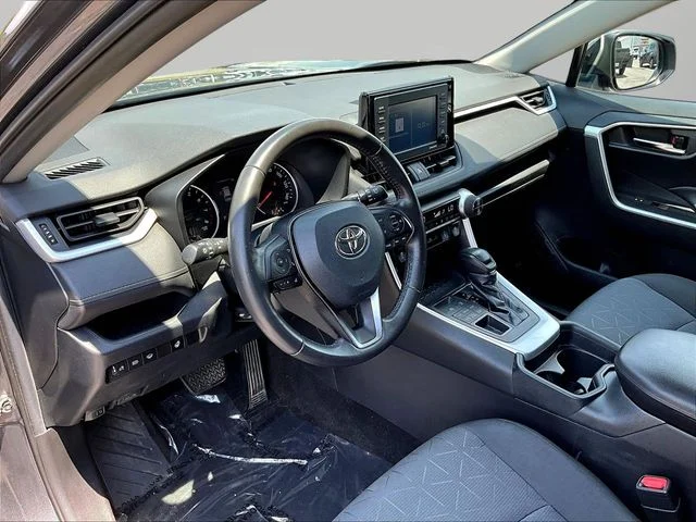 Used 2020 Gray Toyota XLE image 17
