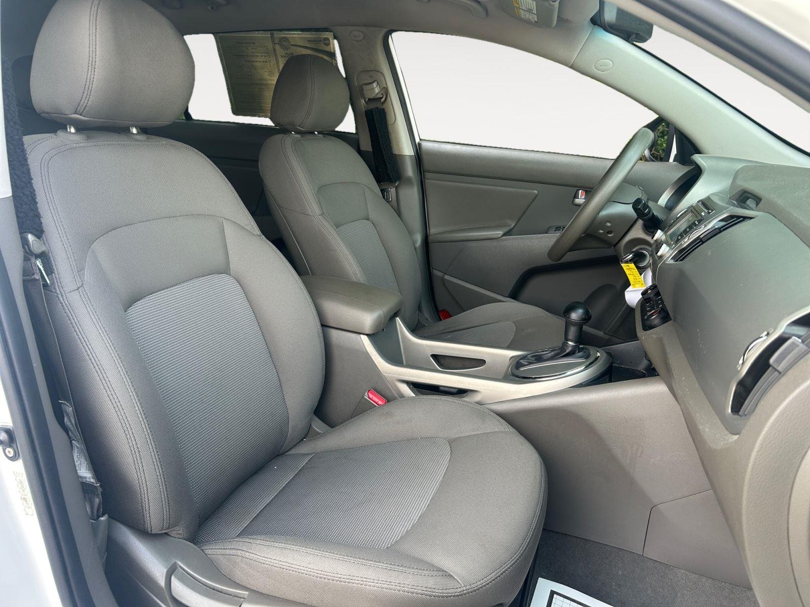 Used 2014 Clear White Kia LX image 15