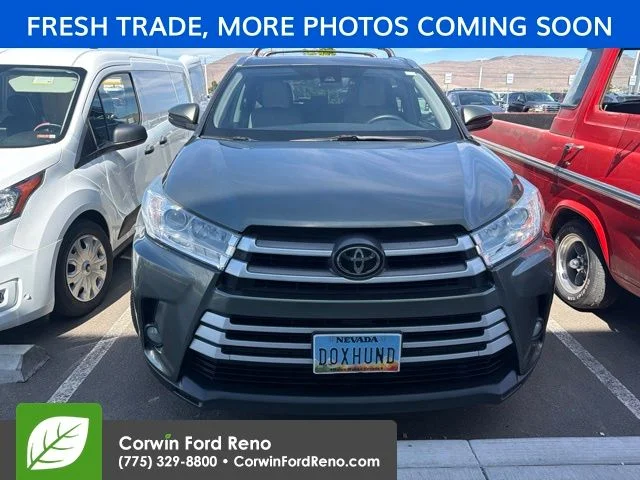 Used 2017 Jade Metallic Toyota XLE image 2