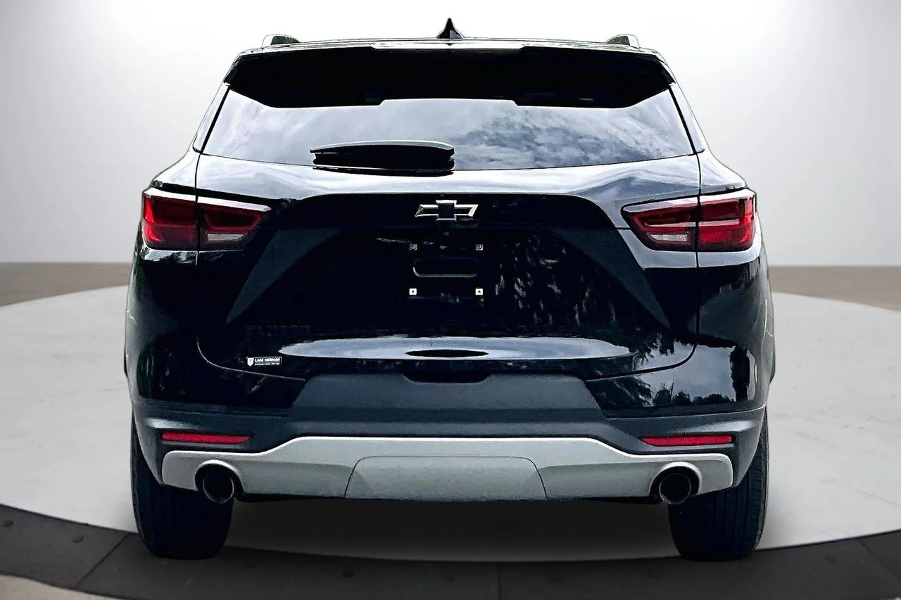 Used 2023 Black Chevrolet LT image 7