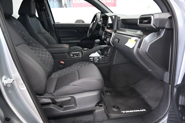 2026 Toyota Tacoma SR5 - Photo 12