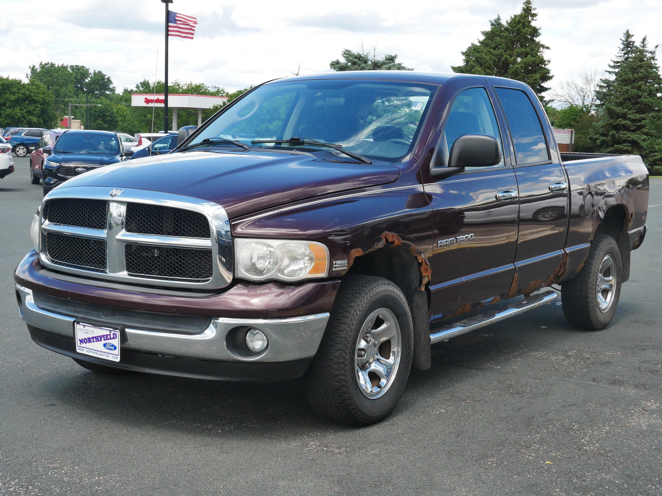Used 2005 Red Dodge SLT image 4
