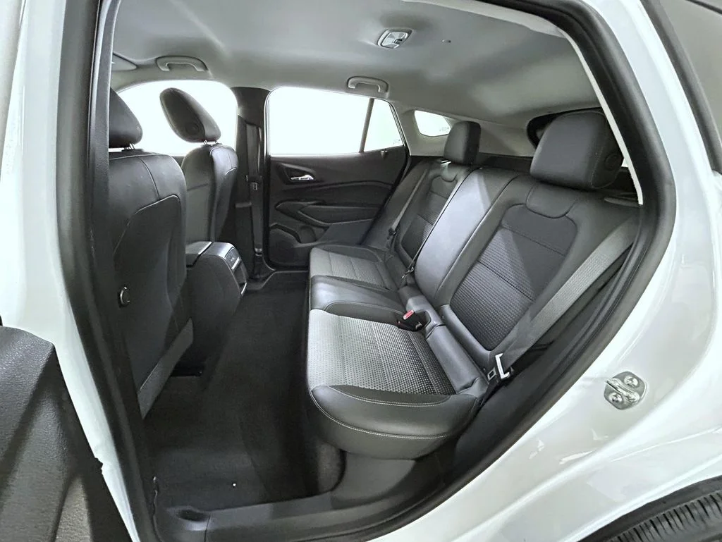 Used 2025 White Chevrolet LT image 19