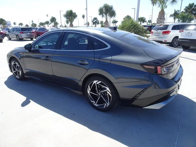 Used 2024 Gray Hyundai SEL image 6