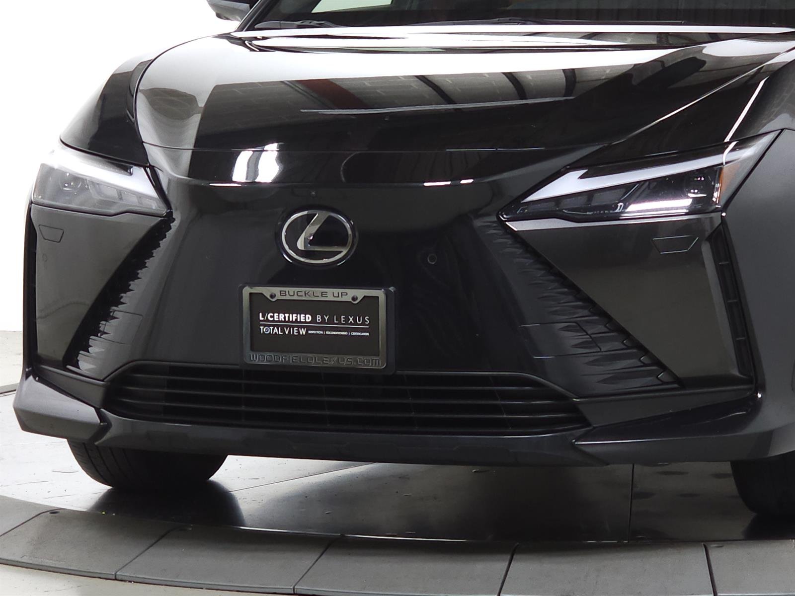 Certified Used 2023 Caviar Lexus PREMIUM image 4