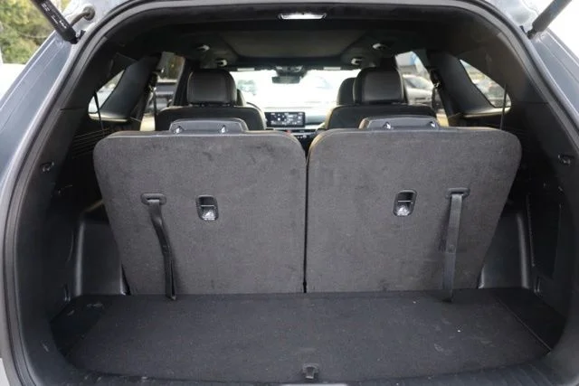 Used 2025 Silver Kia X-Line SX Prestige image 38