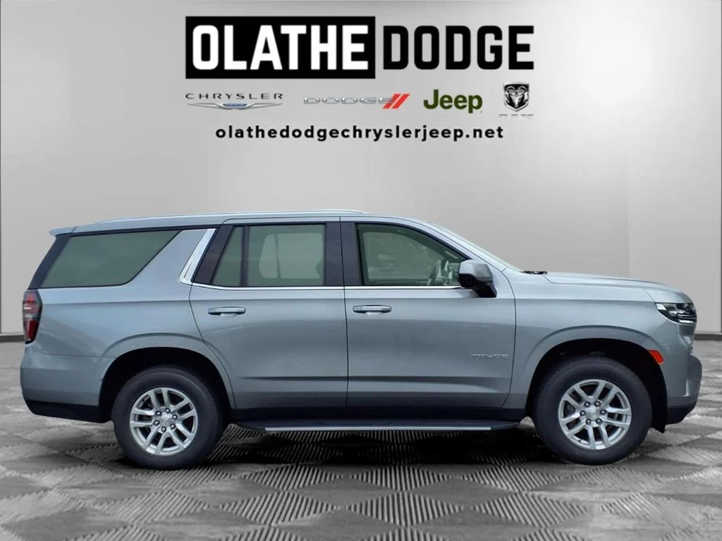 Used 2024 Gray Chevrolet LT image 33