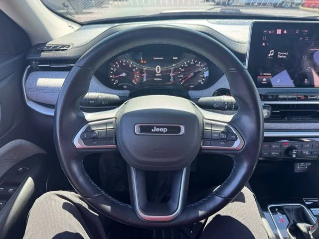 Used 2022 Diamond Black Jeep Latitude image 18