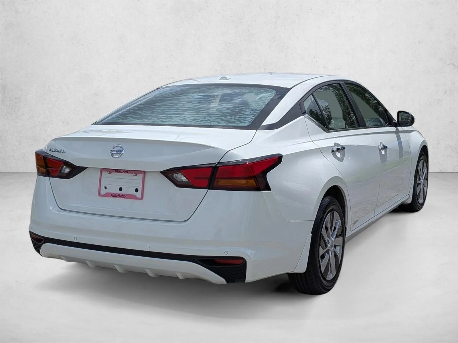 Used 2020 Glacier White Nissan 2.5 S image 5