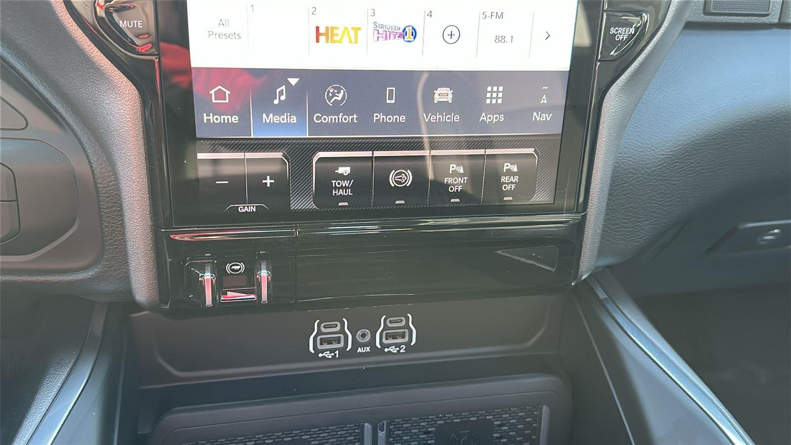 2025 RAM 2500 Laramie - Photo 30