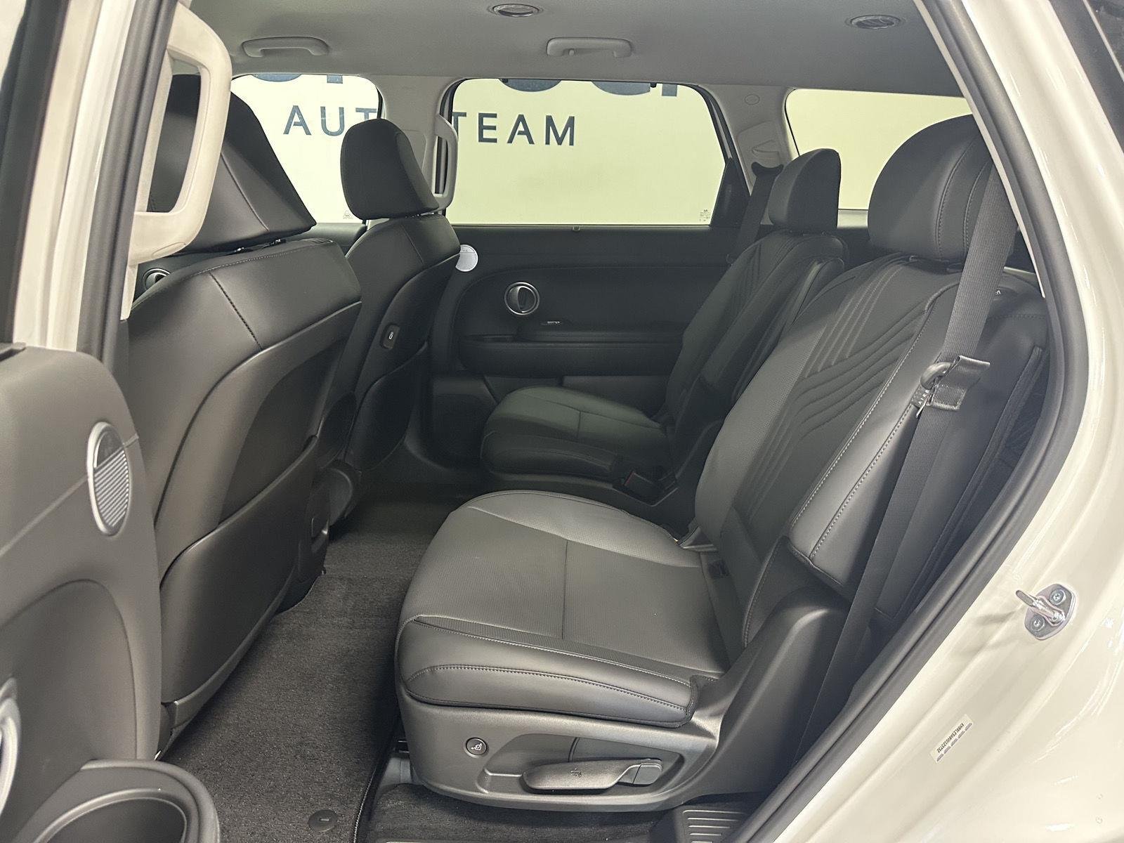 New 2027 Creamy White Pearl Hyundai SEL 7P image 24