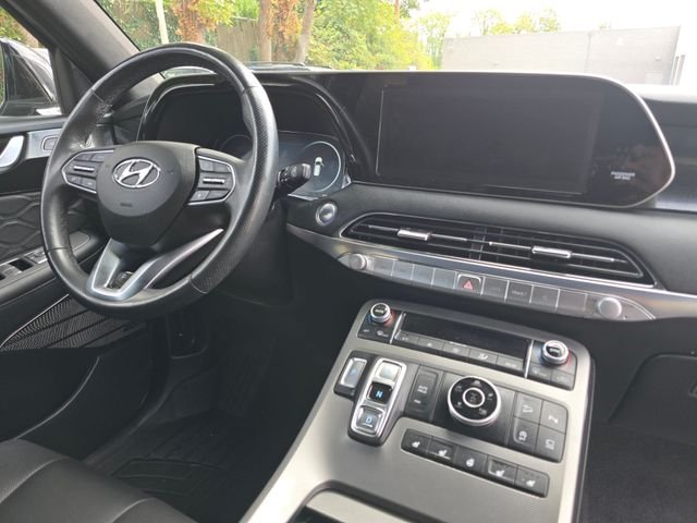 Used 2020 Black Hyundai Limited image 12