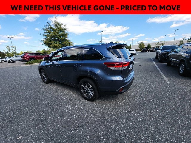 Used 2017 Blue Toyota XLE image 10