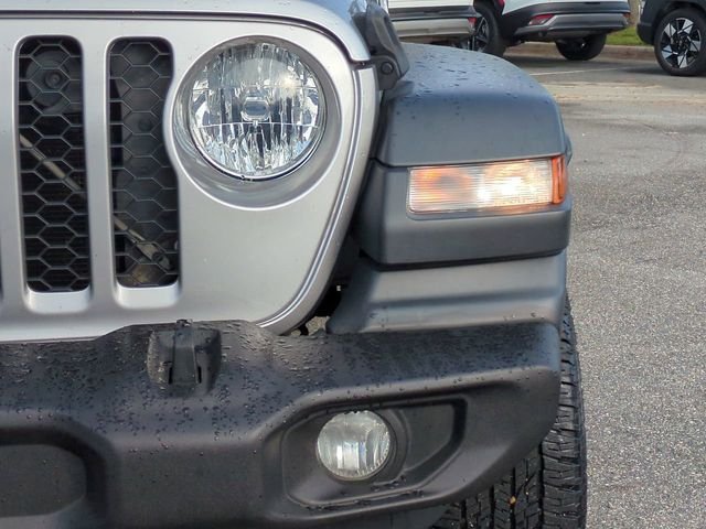 Used 2020 Silver Jeep Sport image 10
