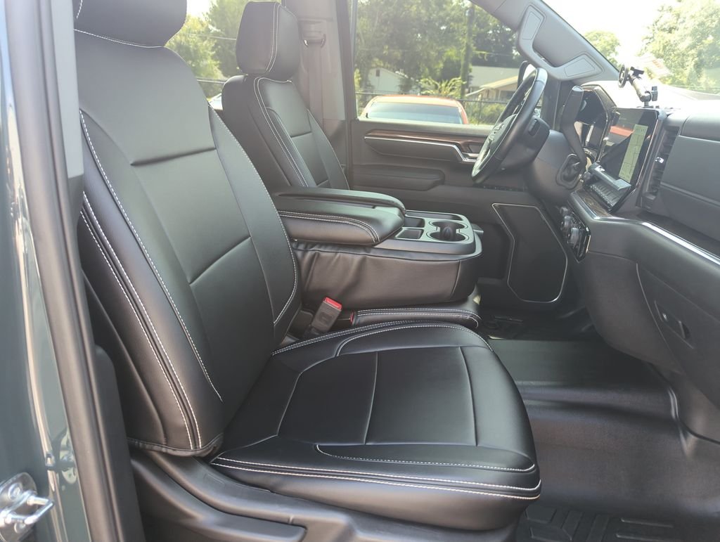 Used 2025 Gray Chevrolet LT image 36
