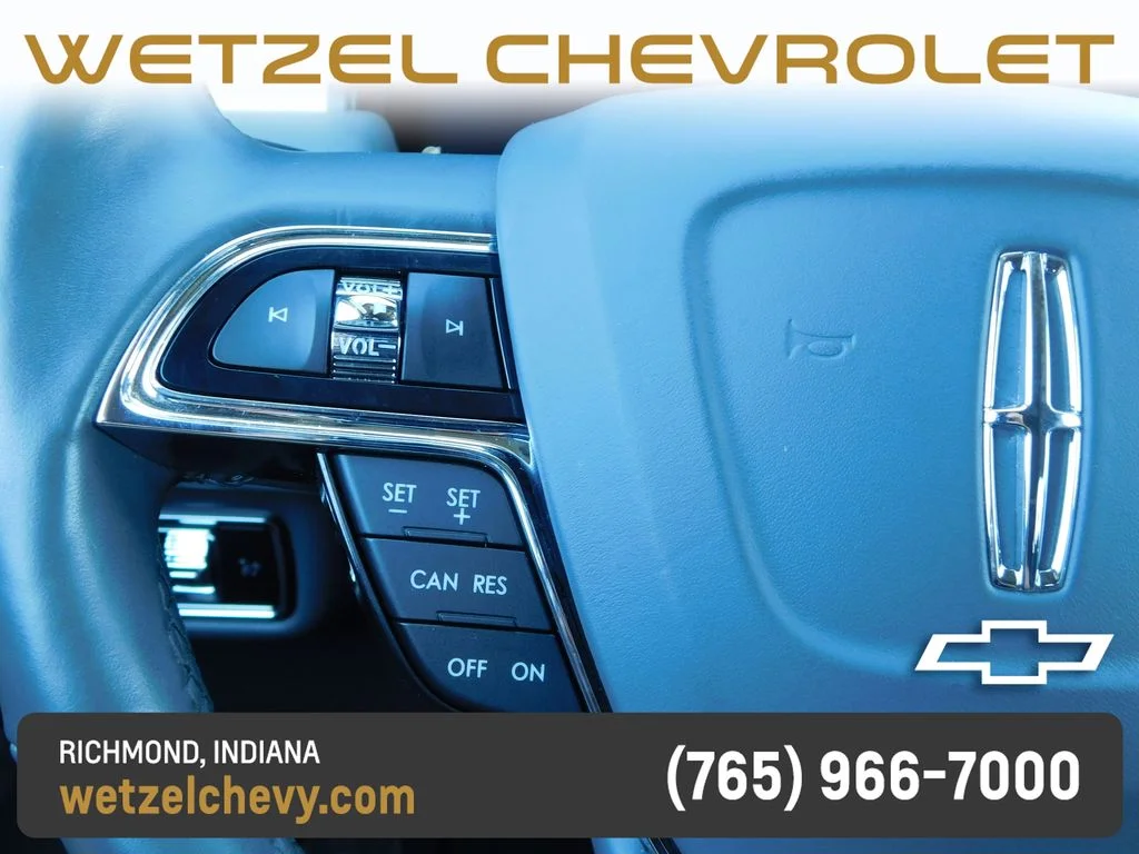 Used 2023 Silver Lincoln Reserve image 31