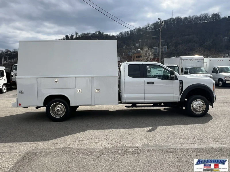 New 2026 Oxford White Ford F-550® XL image 5