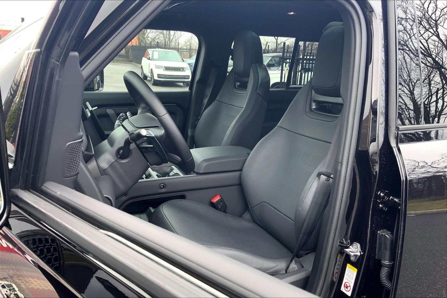 New 2026 Narvik Black Land Rover OCTA Black image 9