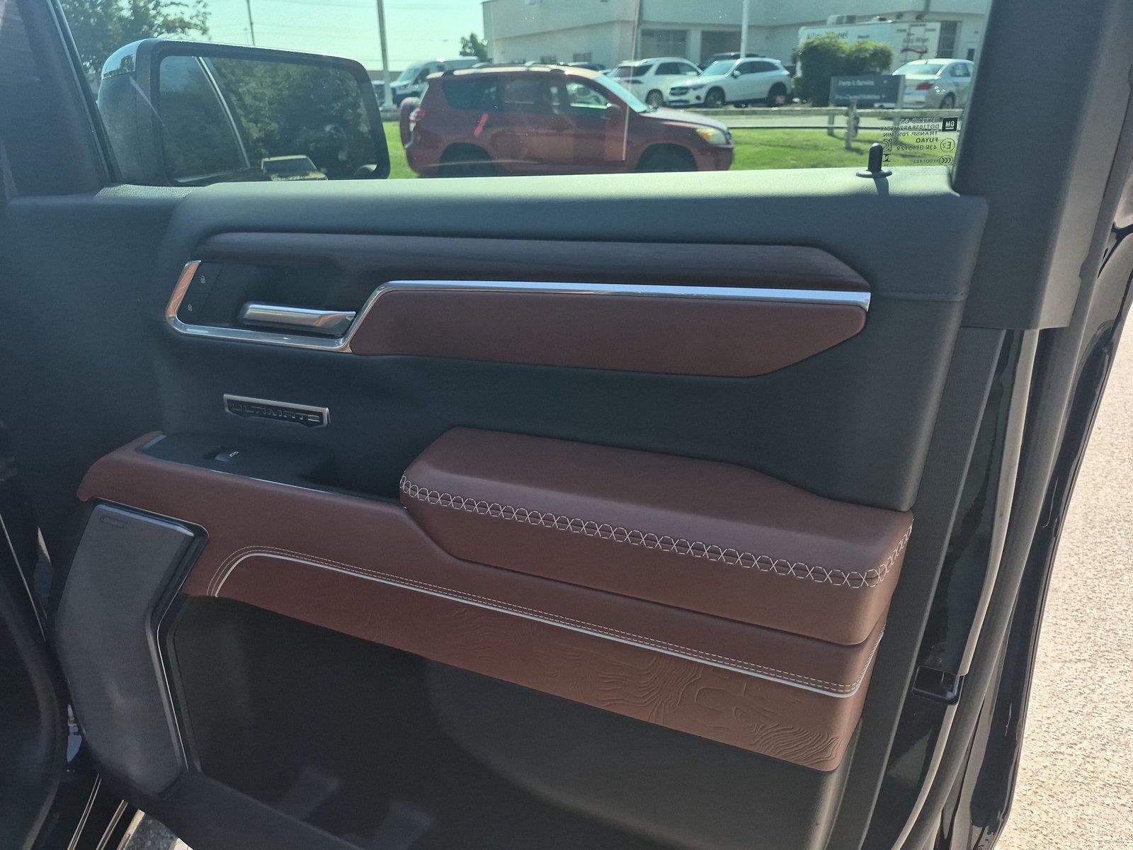 Used 2026 Onyx Black GMC Denali Ultimate image 37