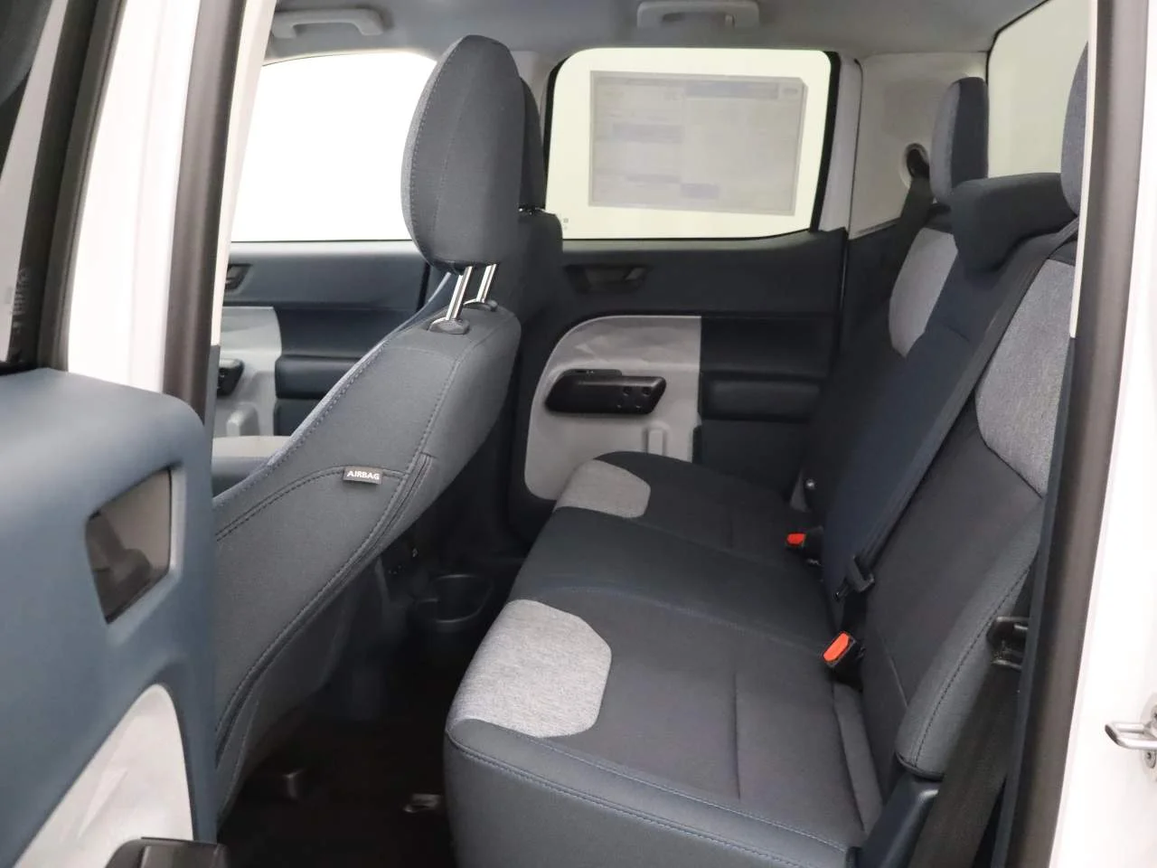 New 2026 Oxford White Ford XLT image 16