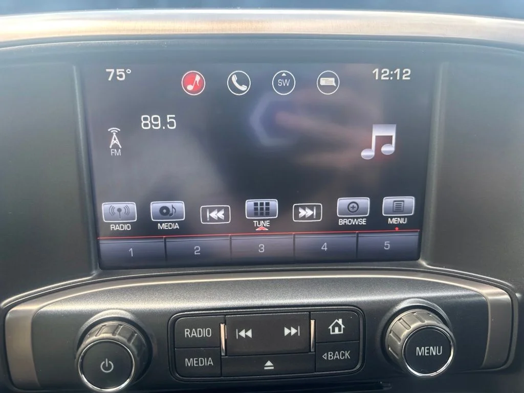 Used 2016 White GMC SLT image 19