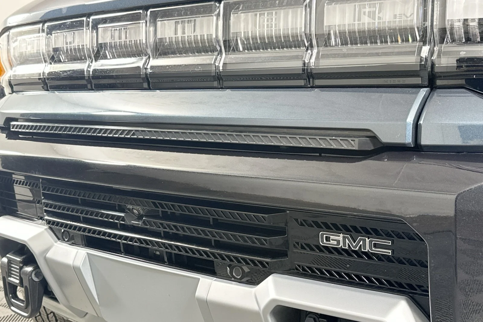Used 2026 Graphite Blue Metallic GMC 2X image 13